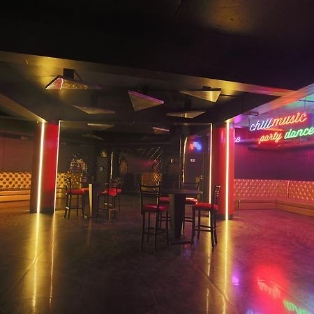 Rajhans Belliza Service Apartment スーラト エクステリア 写真