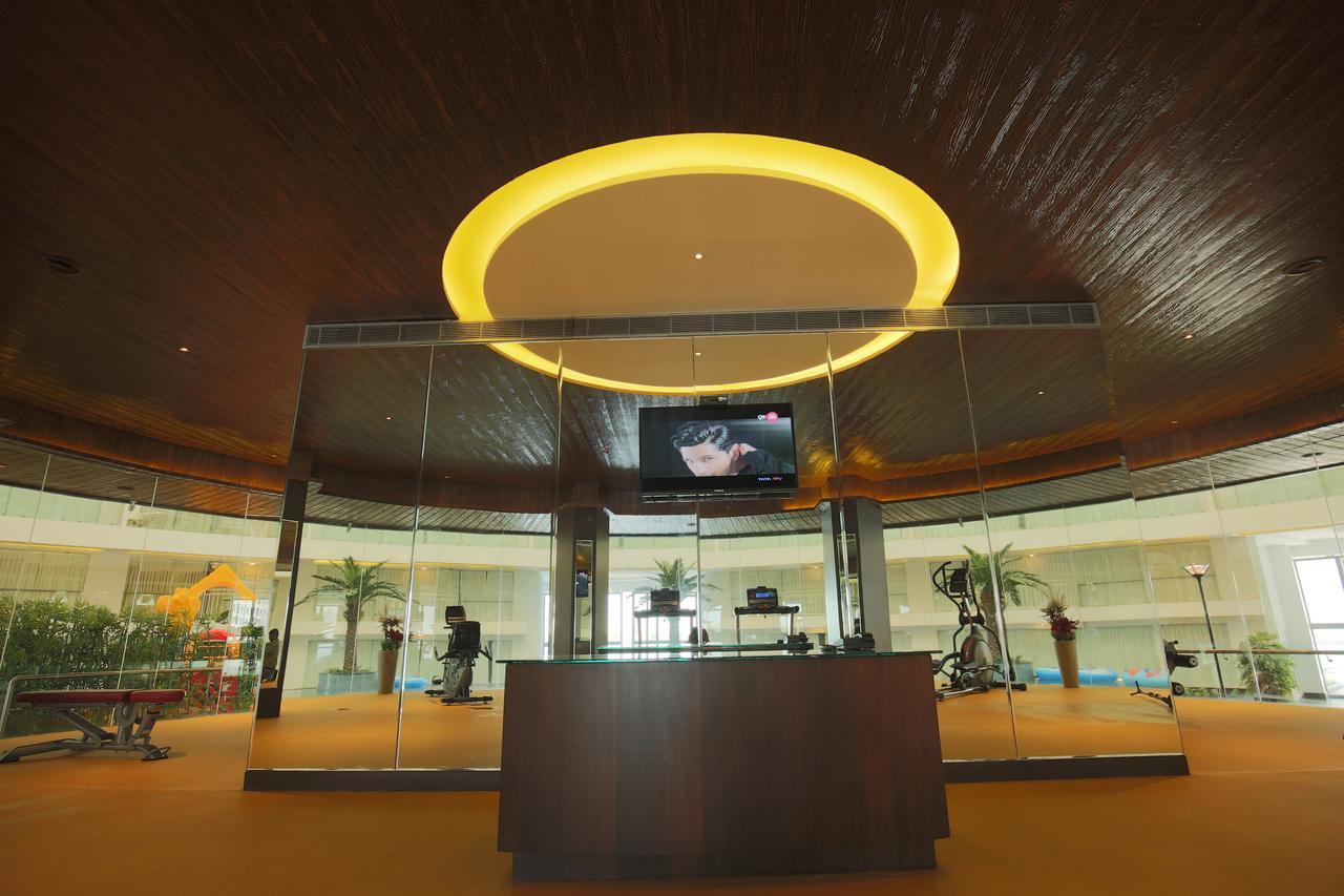 Rajhans Belliza Service Apartment スーラト エクステリア 写真