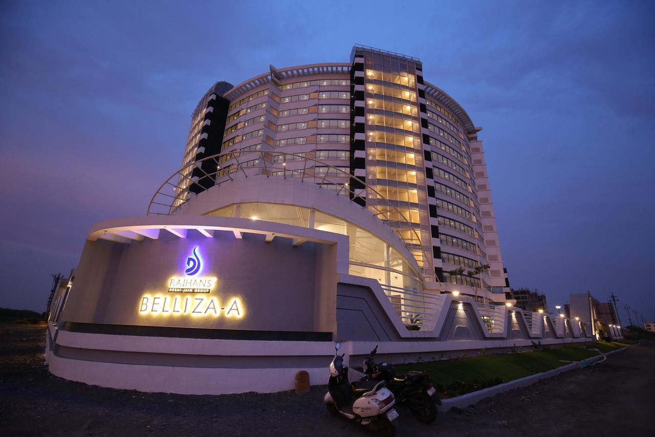 Rajhans Belliza Service Apartment スーラト エクステリア 写真