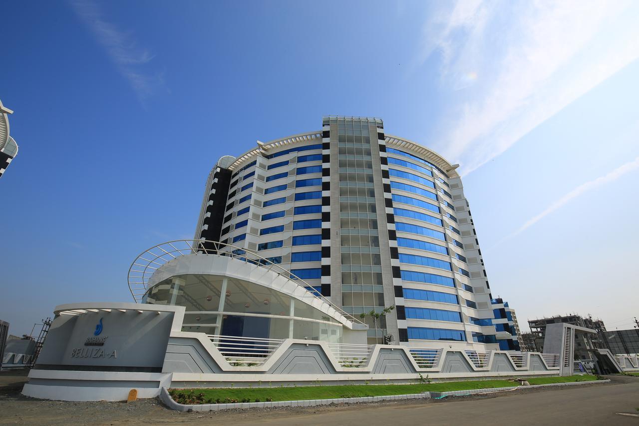 Rajhans Belliza Service Apartment スーラト エクステリア 写真