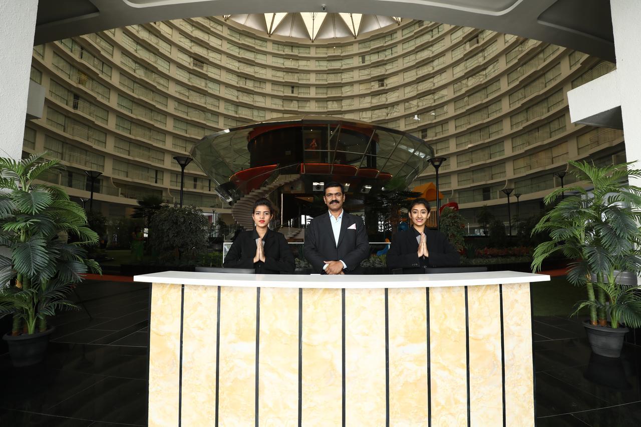 Rajhans Belliza Service Apartment スーラト エクステリア 写真